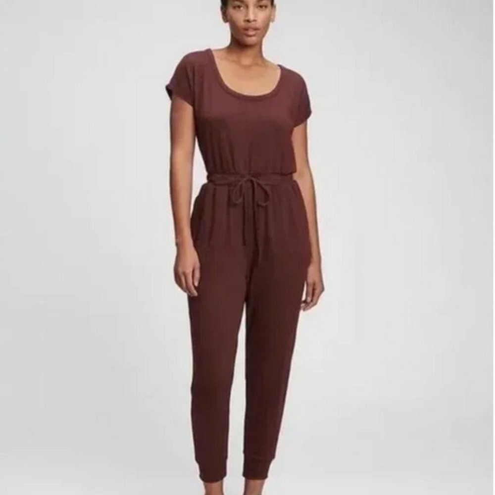 Gap Short Sleeved Softspun Jumpsuit Cherry Wood Women's M Medium Romper